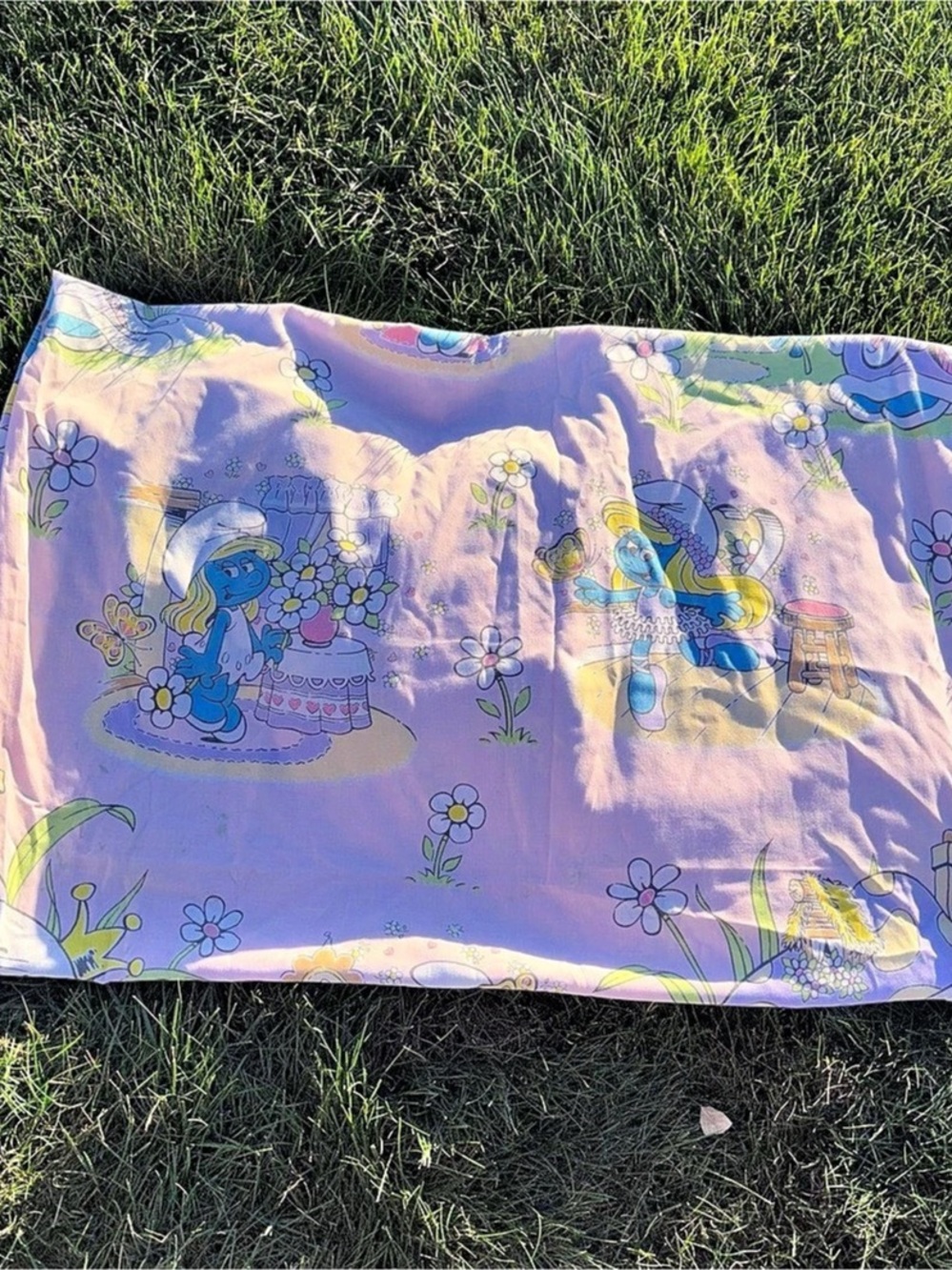 vintage 1983 Peyo Smurfette pink bed sheet featuring Smurfette flowers pink